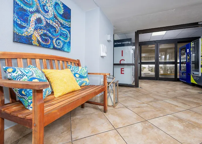 Island Winds East 707 Apartment *