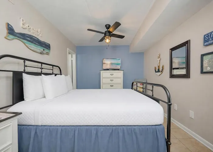 Island Winds East 707 Apartment *